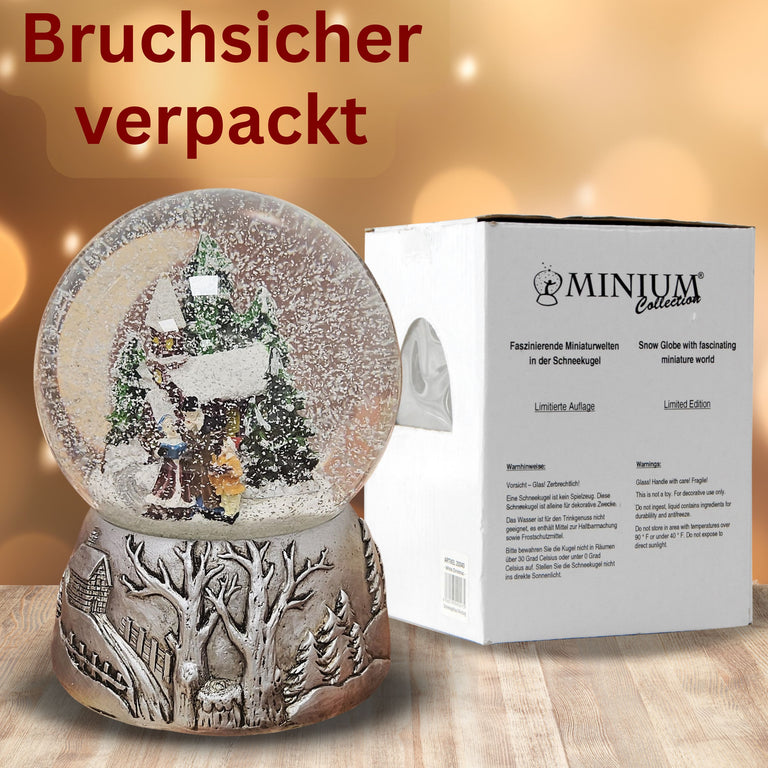 Nostalgische Schneekugel Weihnachtsspaziergang auf Silber Landschaft 100 mm Durchmesser mit Spieluhr