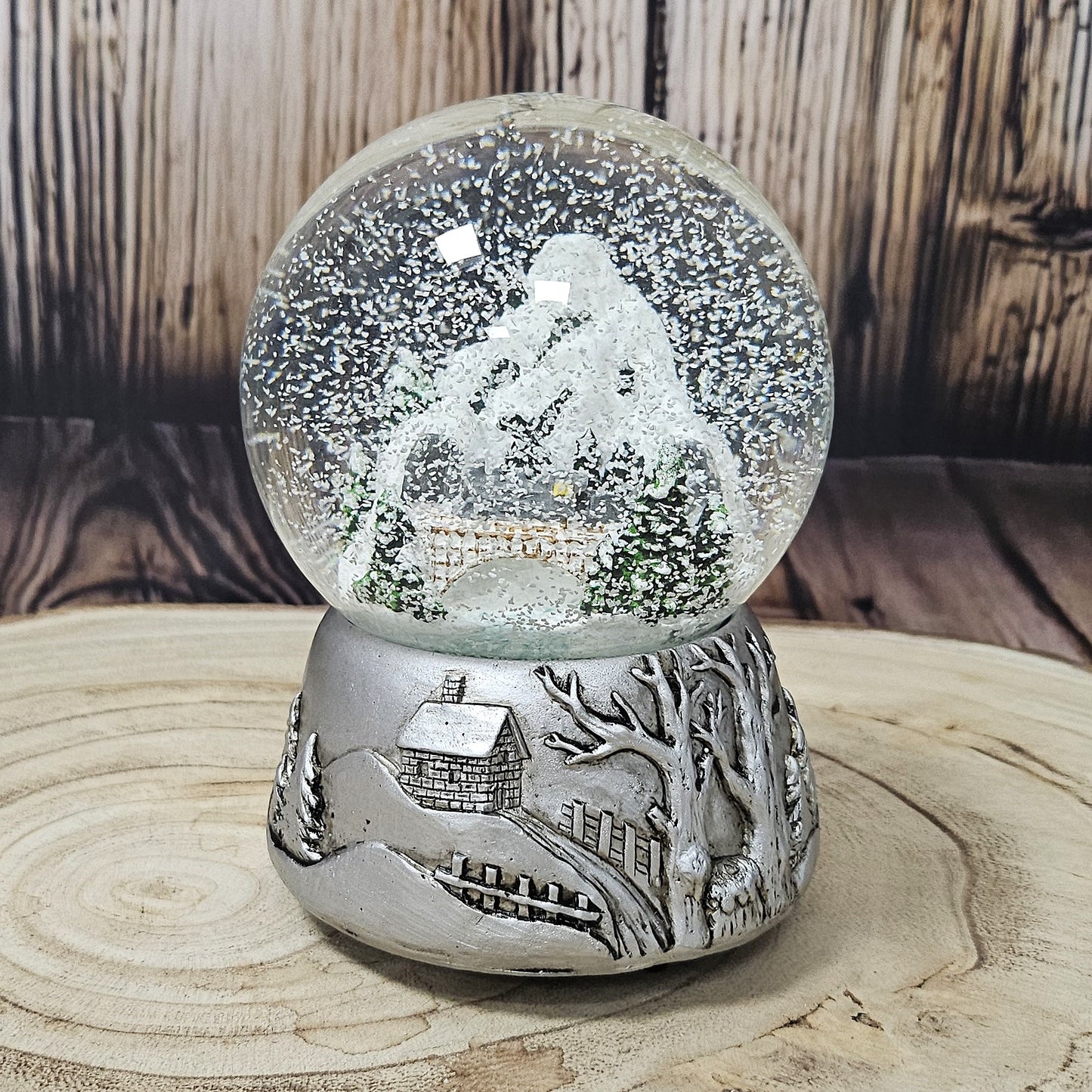 Nostalgische Schneekugel Berglandschaft Brücke Silber Landschaft 100 mm Durchmesser mit Spieluhr