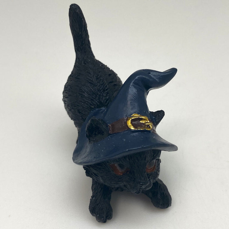 Hexen-Katzen Figur "streckend mit blauen Hut" - 65 x 65 mm
