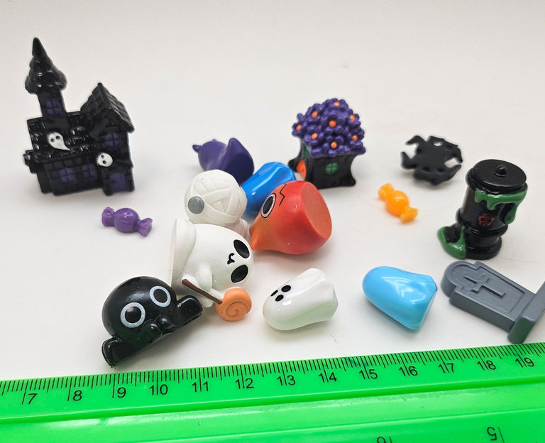 Figuren-Sets für Bastel-Kugeln Halloween klein - Zufalls-Mix - Schneekugelhaus