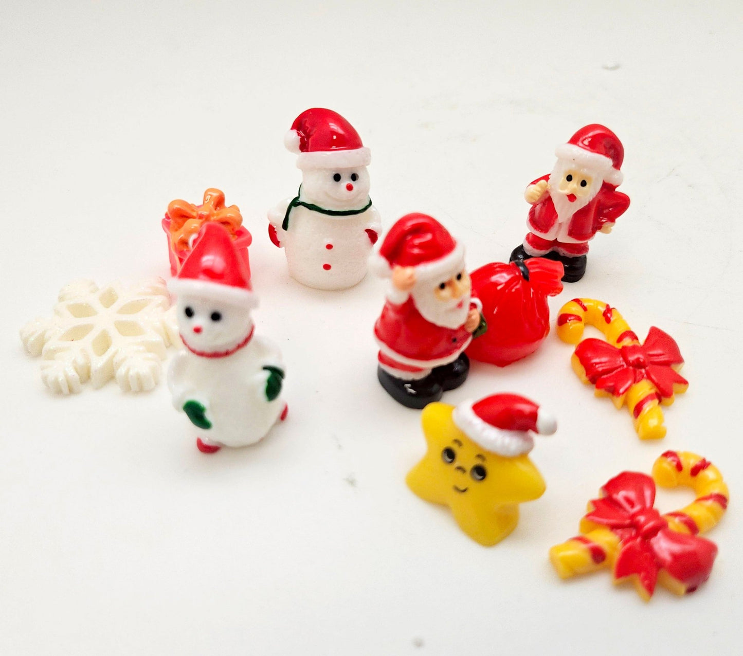 Figuren-Sets für Bastel-Kugeln Weihnachten klein - Zufalls-Mix - Schneekugelhaus
